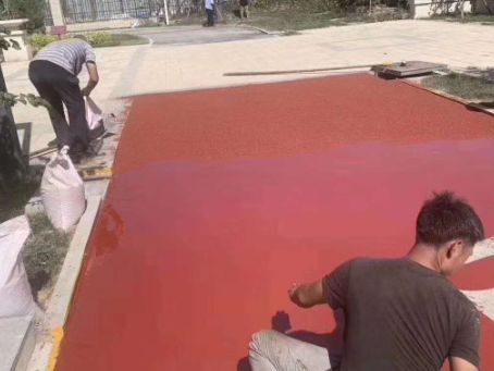 静海 篮球场翻新的地面工